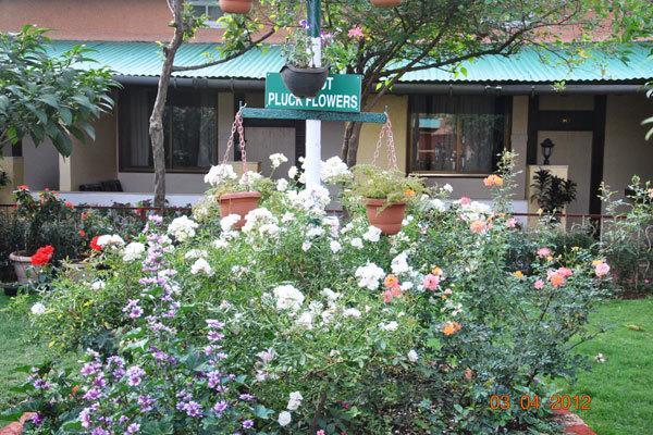Shreyas Hotel Mahābaleshwar Exteriör bild